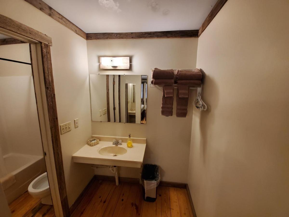 Jamesport Inn Екстер'єр фото