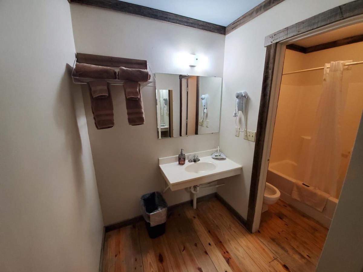 Jamesport Inn Екстер'єр фото
